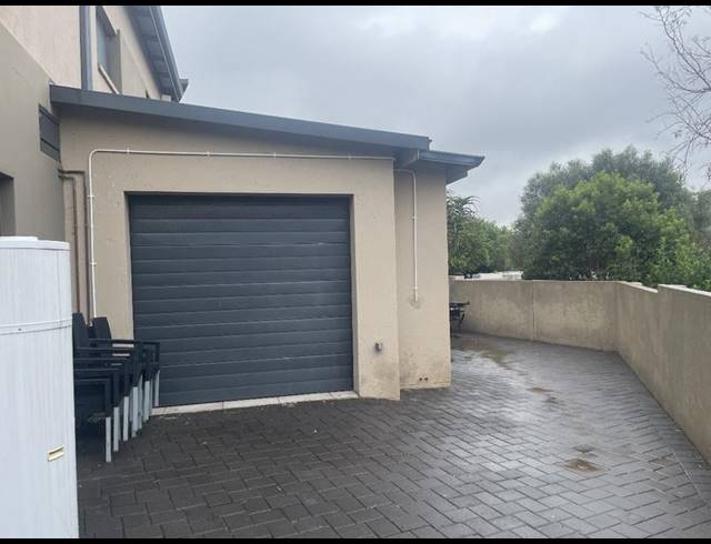 3 BEDROOM HOUSE FOR SALE IN MIDSTREAM RIDGE